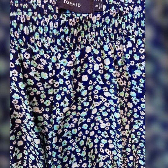 Torrid Chiffon Pull On Wide Leg Pants with Side Slide Floral Women Plus size 0X - Picture 3 of 7